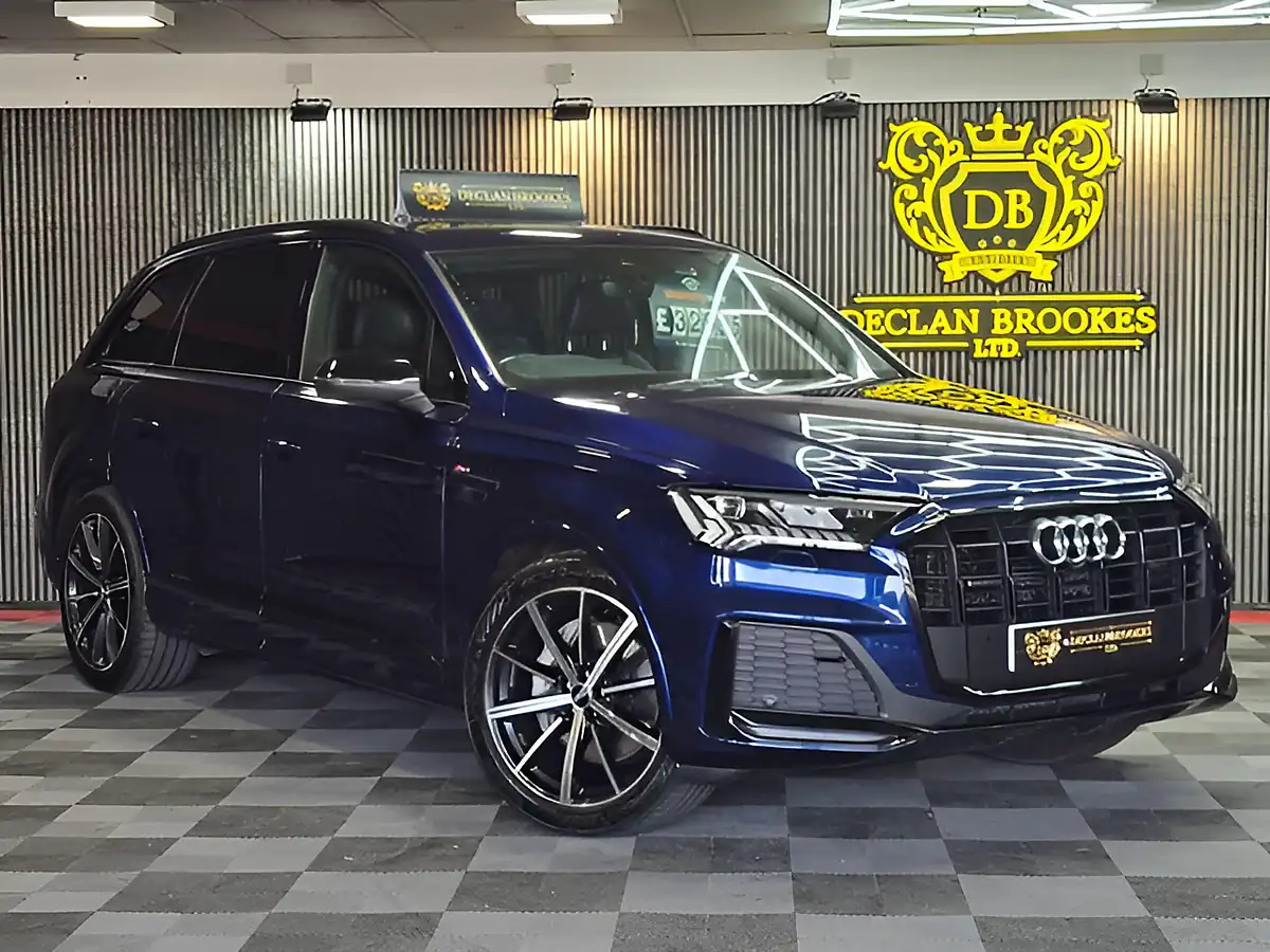 Used 2018 Bentley Bentayga Black - Interior and Exterior details 2