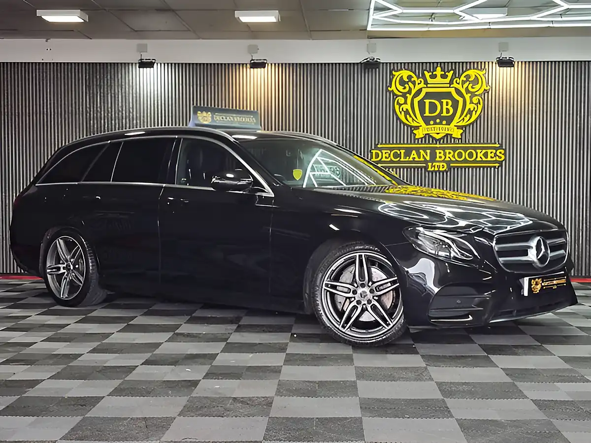 Used 2018 Bentley Bentayga Black - Interior and Exterior details 4