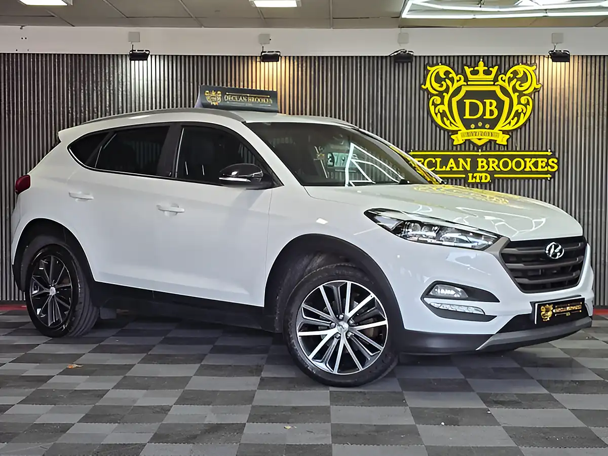 Used 2018 Bentley Bentayga Black - Interior and Exterior details 9