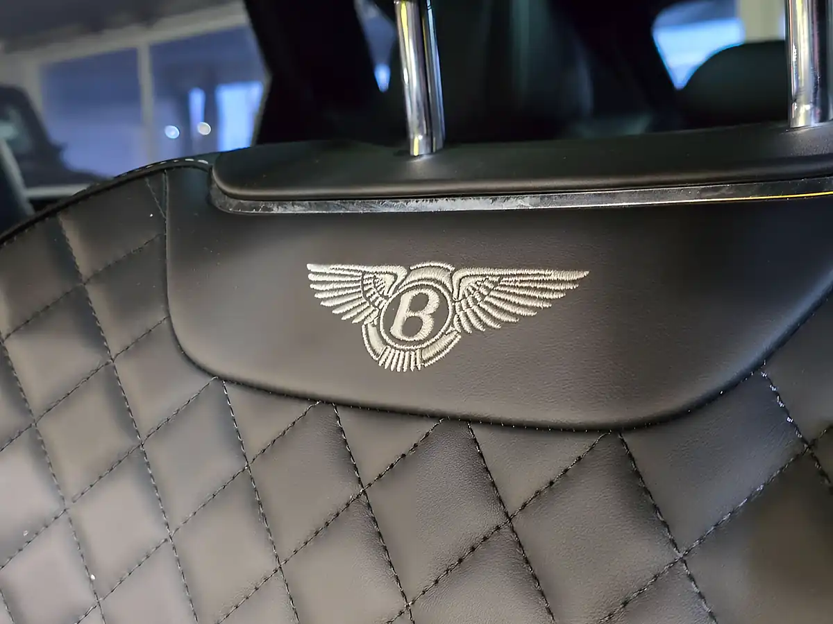 Used 2018 Bentley Bentayga Mulliner Driving Specification Black - Interior and Exterior details 11