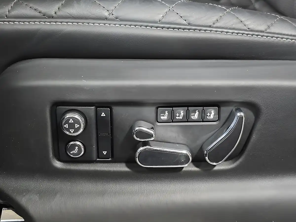 Used 2018 Bentley Bentayga Mulliner Driving Specification Black - Interior and Exterior details 13