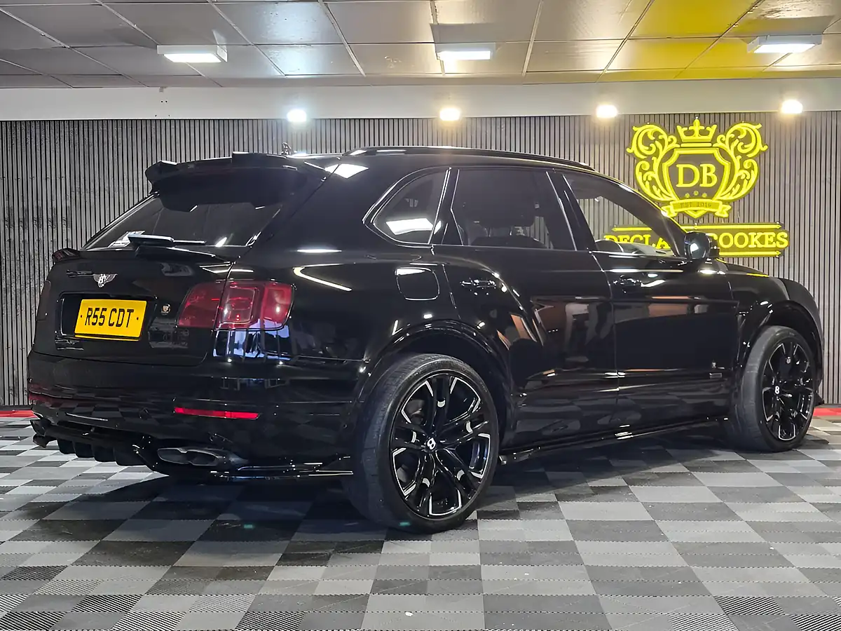 Used 2018 Bentley Bentayga Mulliner Driving Specification Black - Interior and Exterior details 3