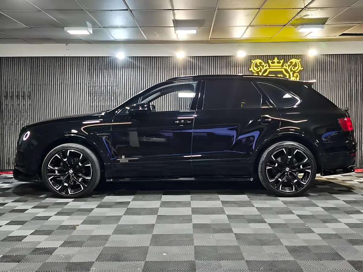 Used 2018 Bentley Bentayga Mulliner Driving Specification Black - Interior and Exterior details 6