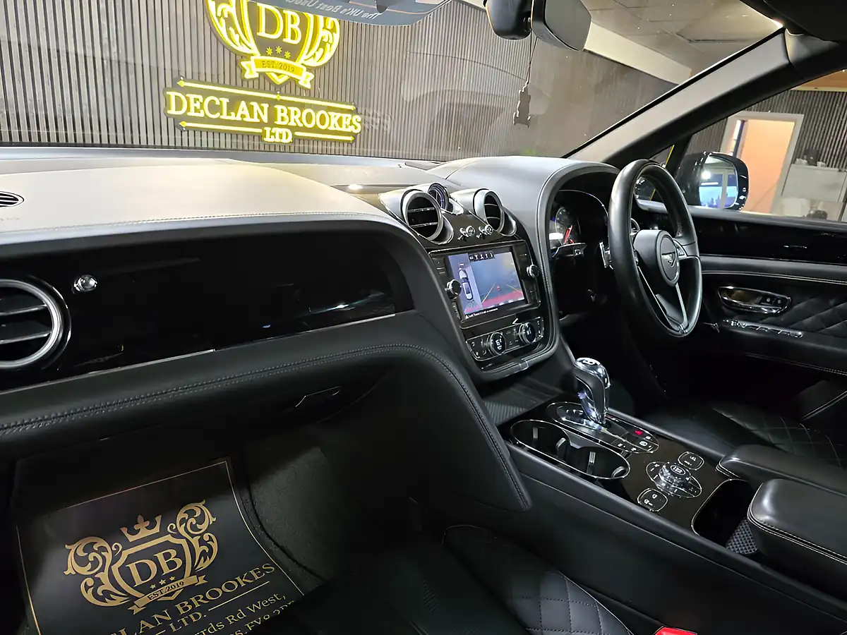 Used 2018 Bentley Bentayga Mulliner Driving Specification Black - Interior and Exterior details 9