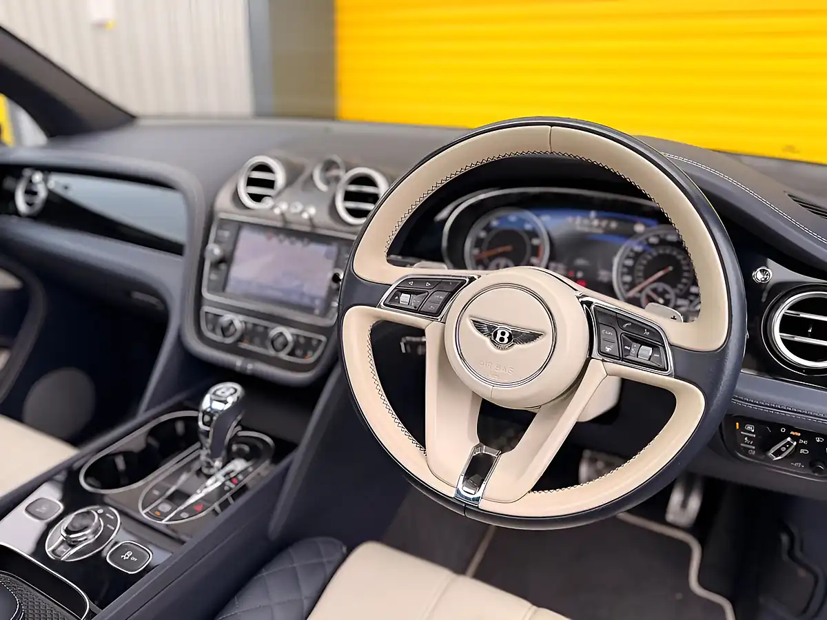 Used 2018 Bentley Bentayga Touring Blue - Interior and Exterior details 10
