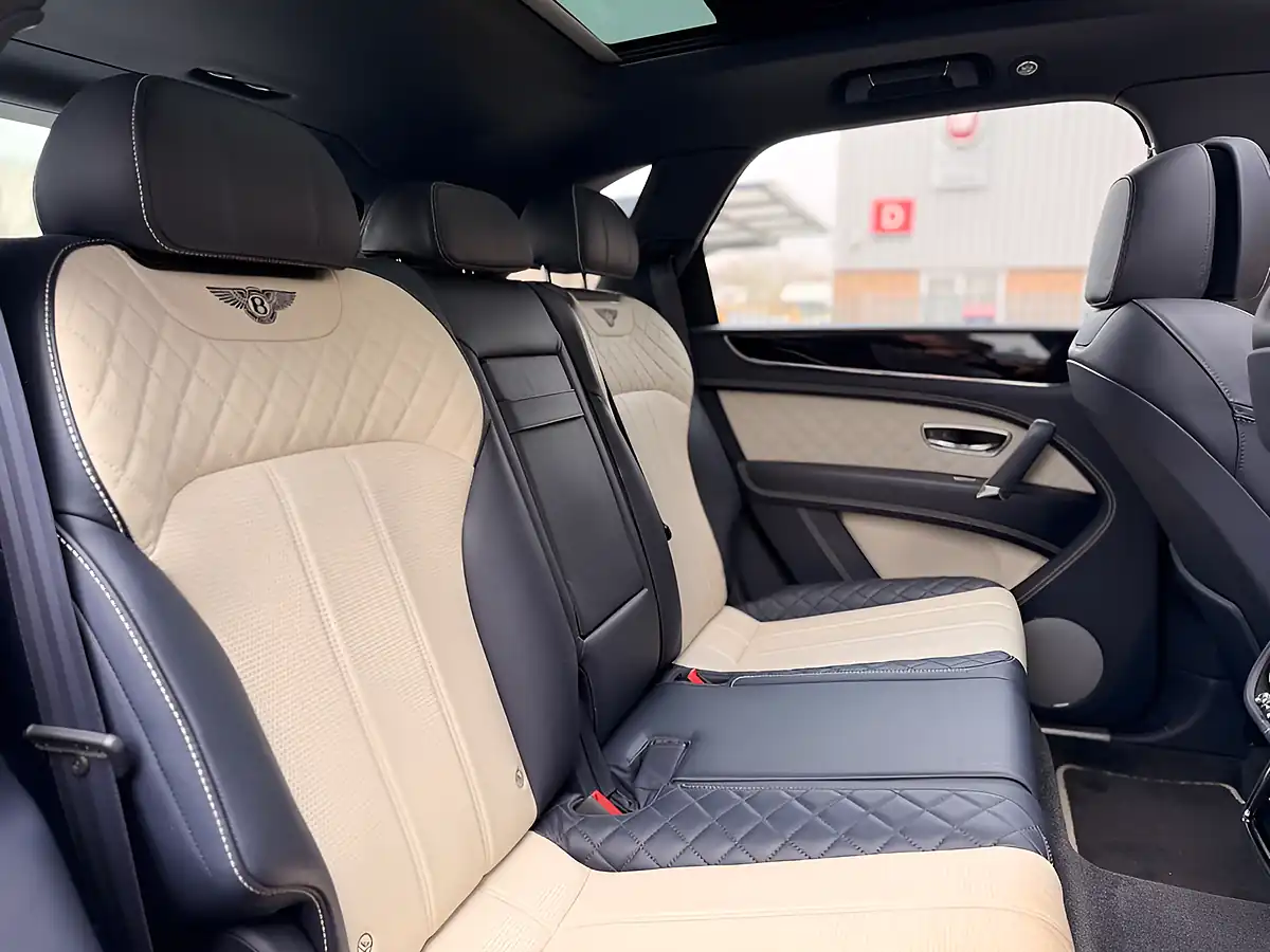 Used 2018 Bentley Bentayga Touring Blue - Interior and Exterior details 11