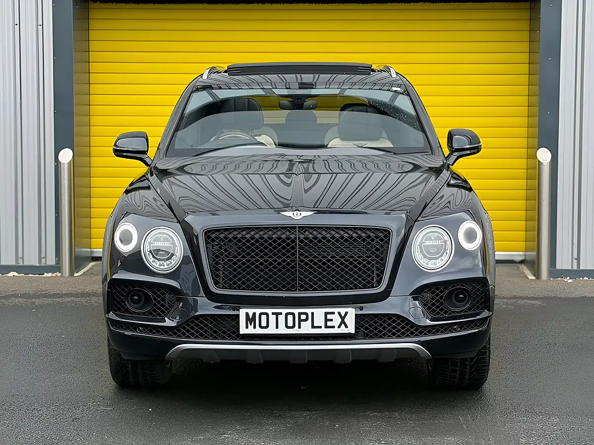 Used 2018 Bentley Bentayga Touring Blue - Interior and Exterior details 4