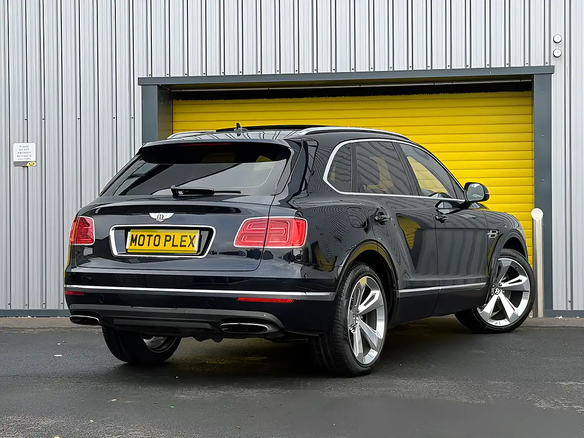 Used 2018 Bentley Bentayga Touring Blue - Interior and Exterior details 7