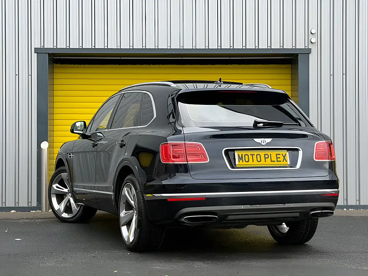 Used 2018 Bentley Bentayga Touring Blue - Interior and Exterior details 9