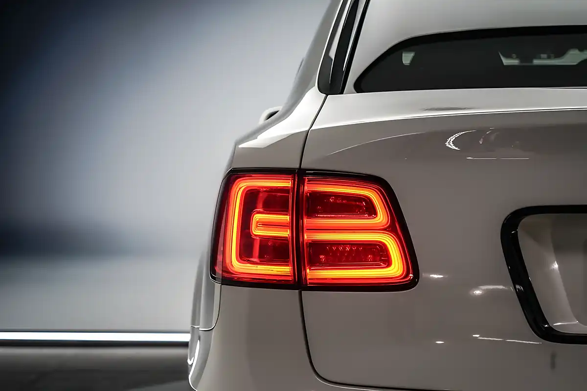 Used 2018 Bentley Bentayga White - Interior and Exterior details 10