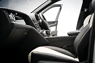 Used 2018 Bentley Bentayga White - Interior and Exterior details 15