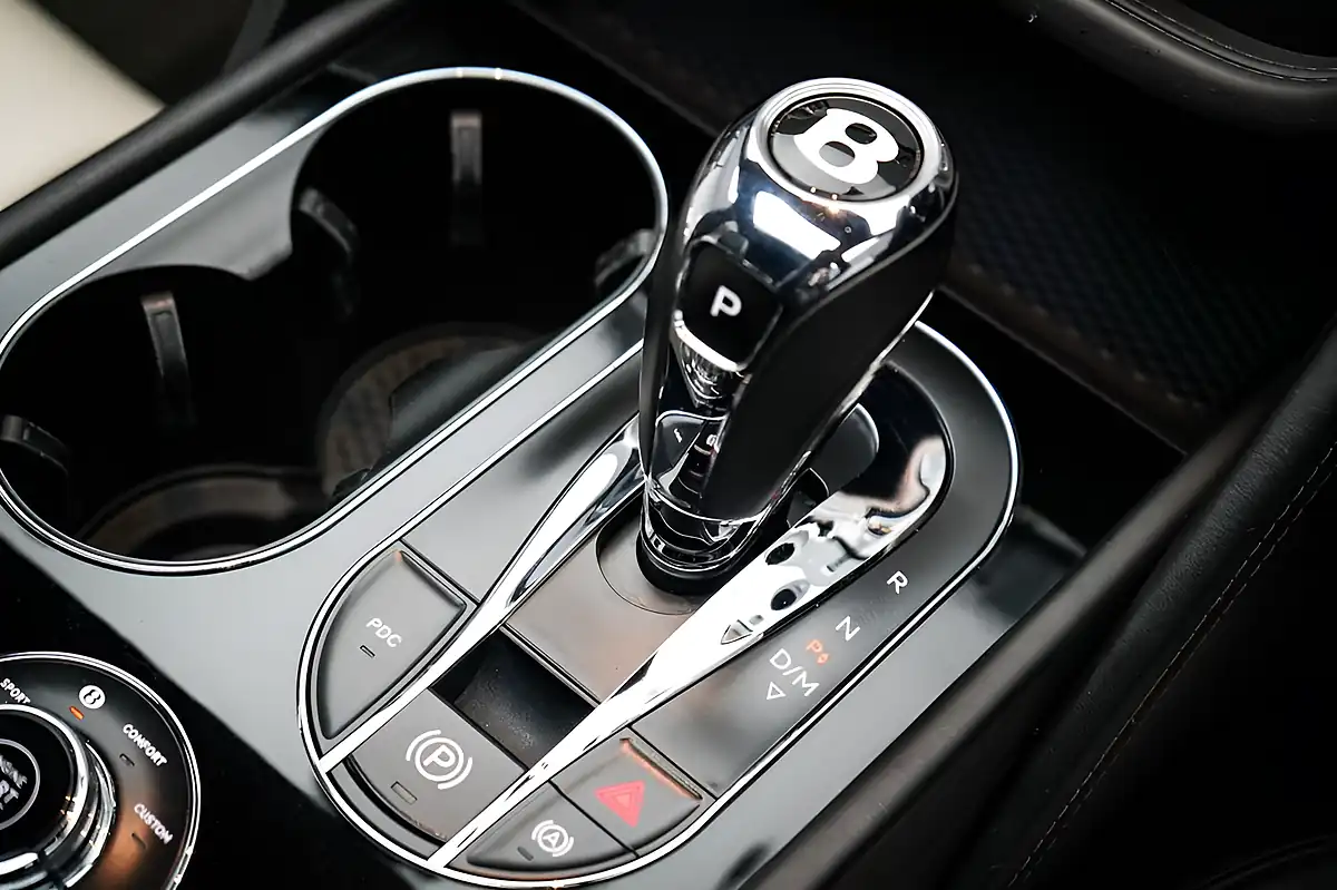 Used 2018 Bentley Bentayga White - Interior and Exterior details 16