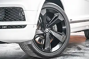 Used 2018 Bentley Bentayga White - Interior and Exterior details 2