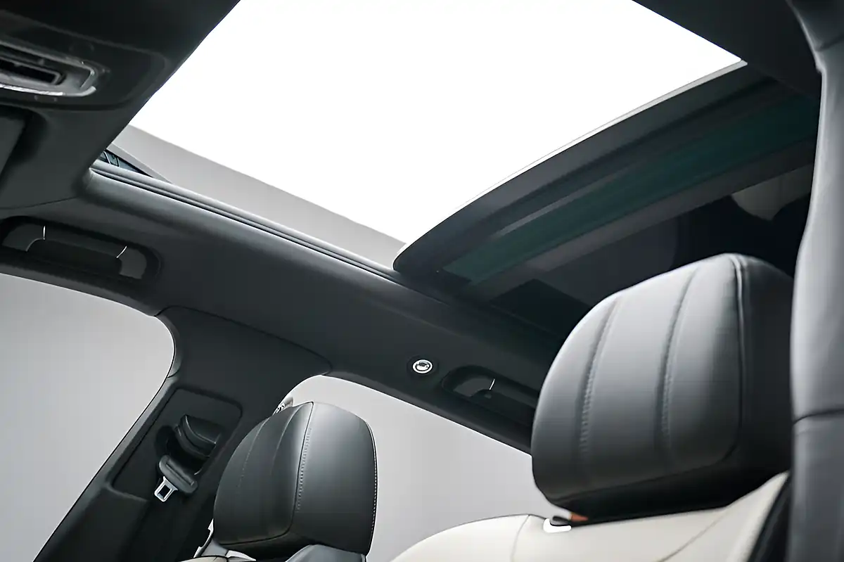 Used 2018 Bentley Bentayga White - Interior and Exterior details 4