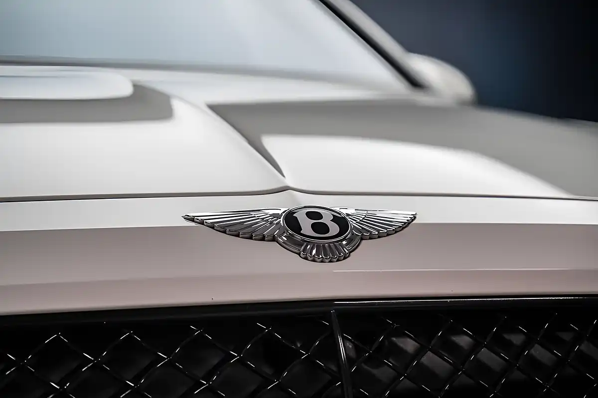 Used 2018 Bentley Bentayga White - Interior and Exterior details 6