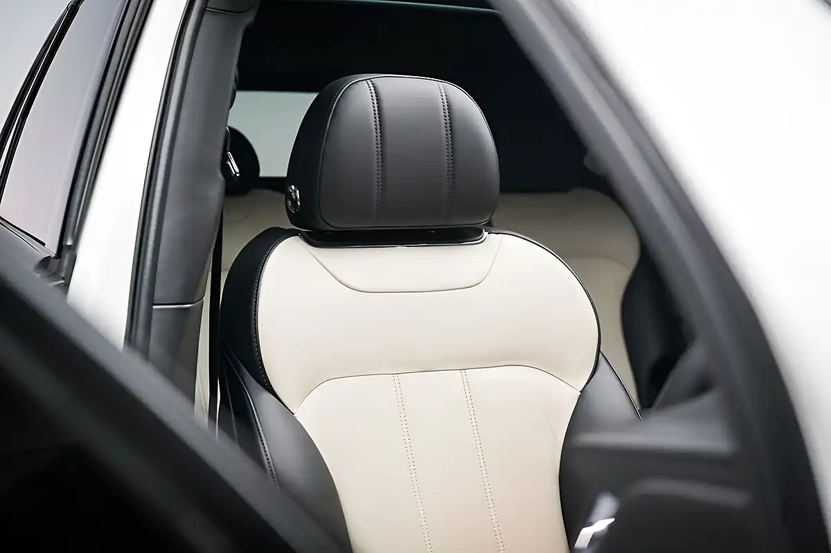 Used 2018 Bentley Bentayga White - Interior and Exterior details 7