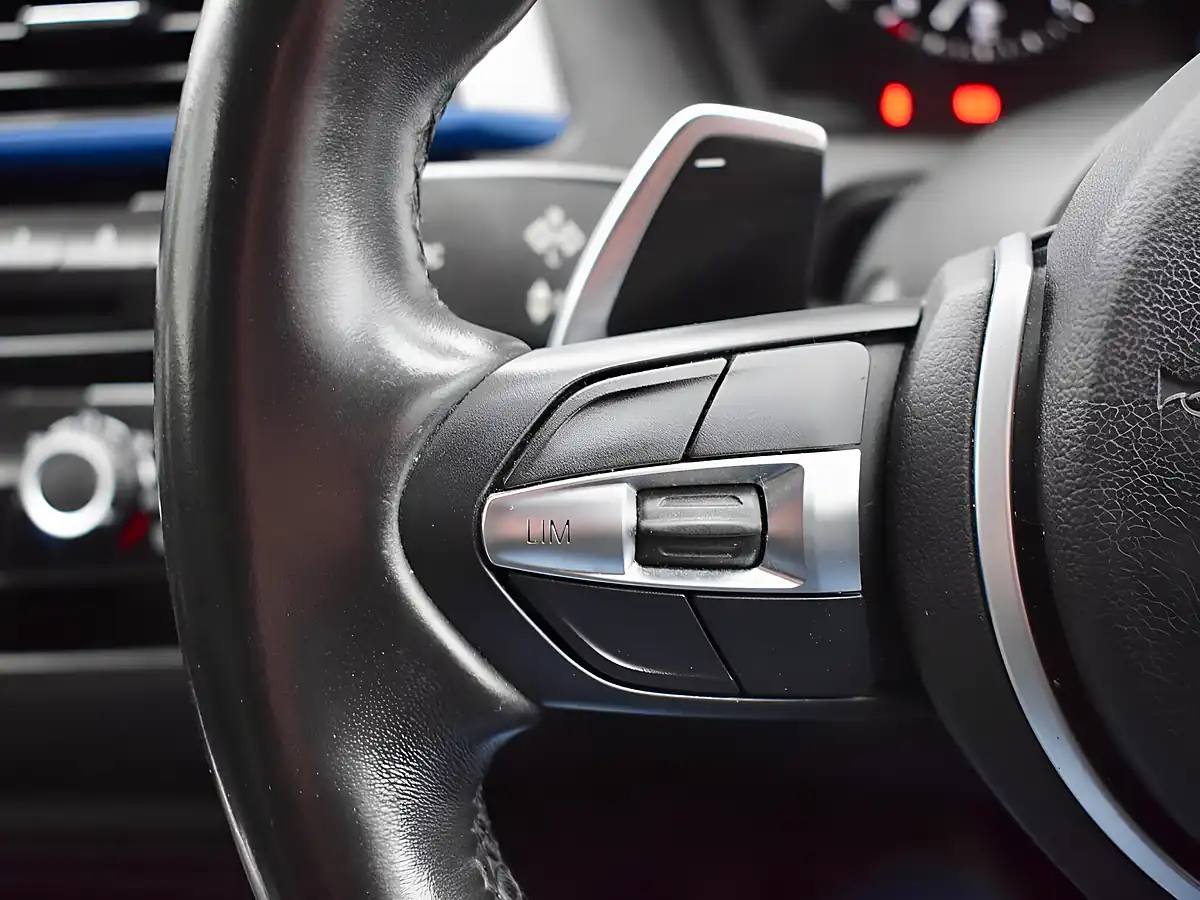 Used 2018 BMW 1 Series M Sport Blue - Interior and Exterior details 12