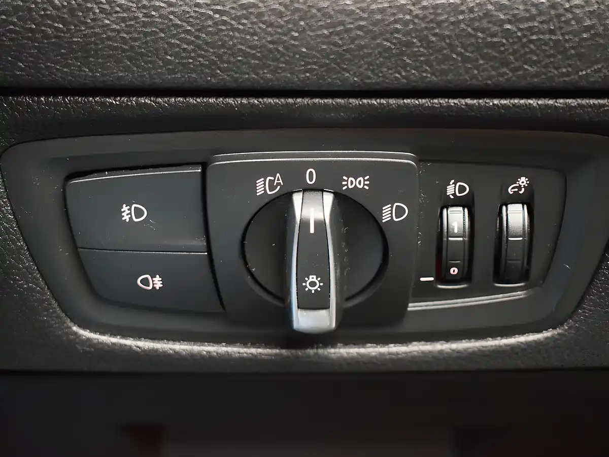 Used 2018 BMW 1 Series M Sport Blue - Interior and Exterior details 13
