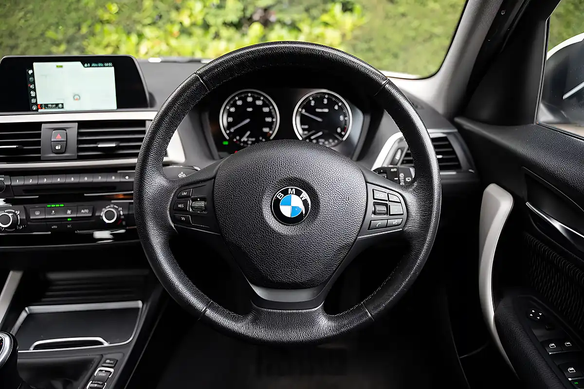 Used 2018 BMW 1 Series Se Business Alpine White - Interior and Exterior details 13