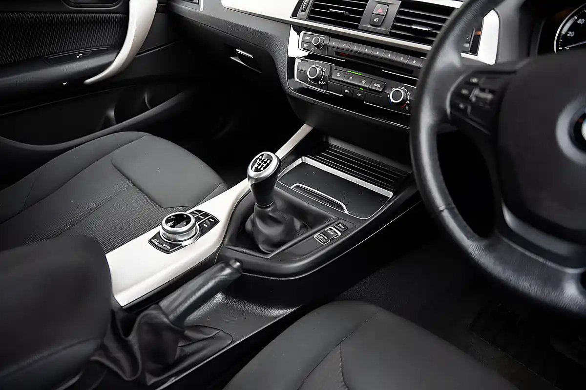 Used 2018 BMW 1 Series Se Business Alpine White - Interior and Exterior details 16