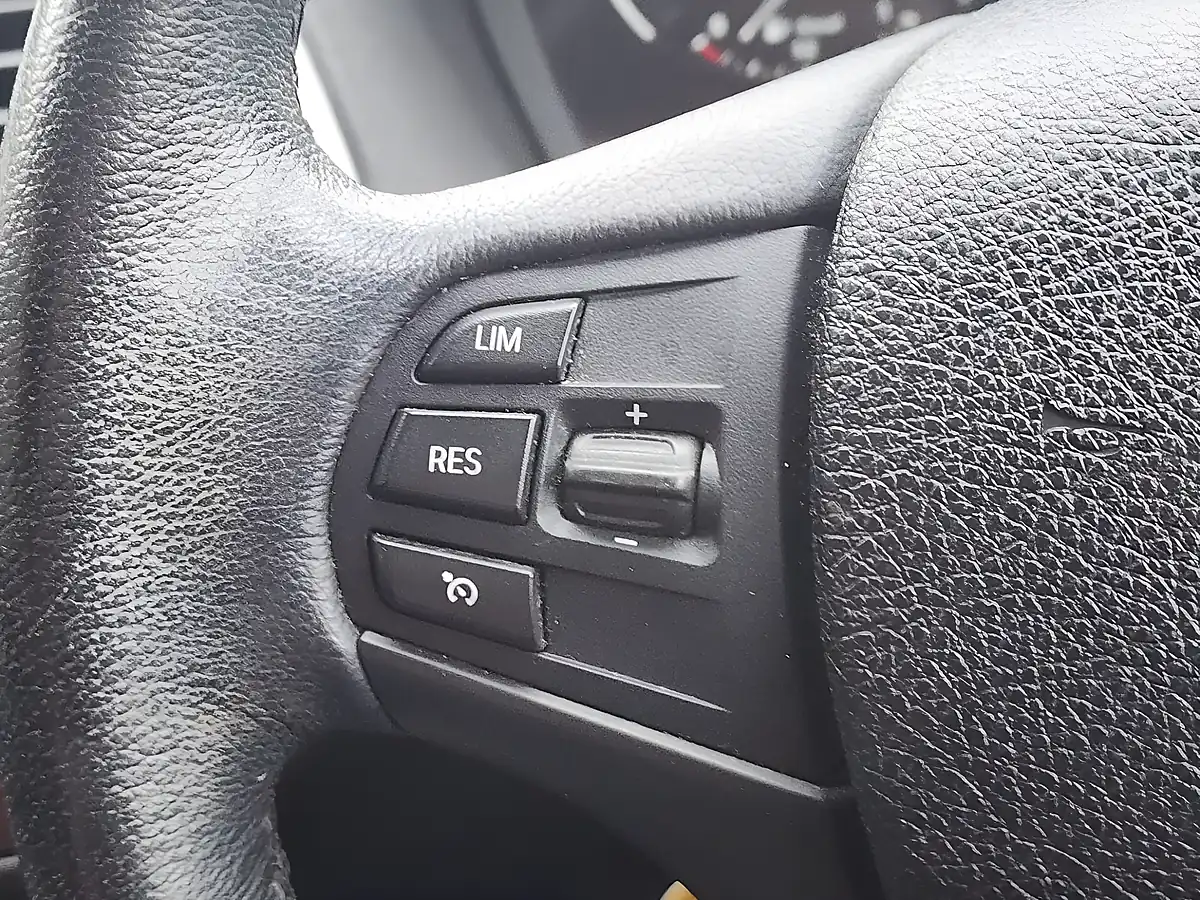 Used 2018 BMW 1 Series Se Business White - Interior and Exterior details 15