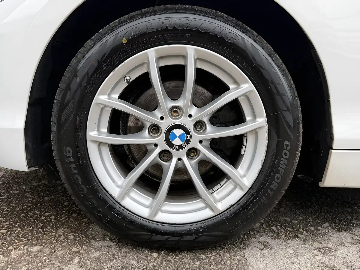 Used 2018 BMW 1 Series Se Business White - Interior and Exterior details 11