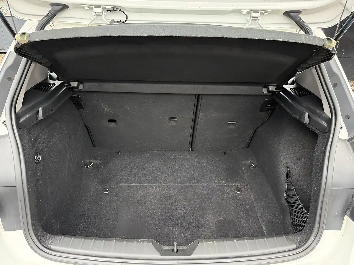 Used 2018 BMW 1 Series Se Business White - Interior and Exterior details 20