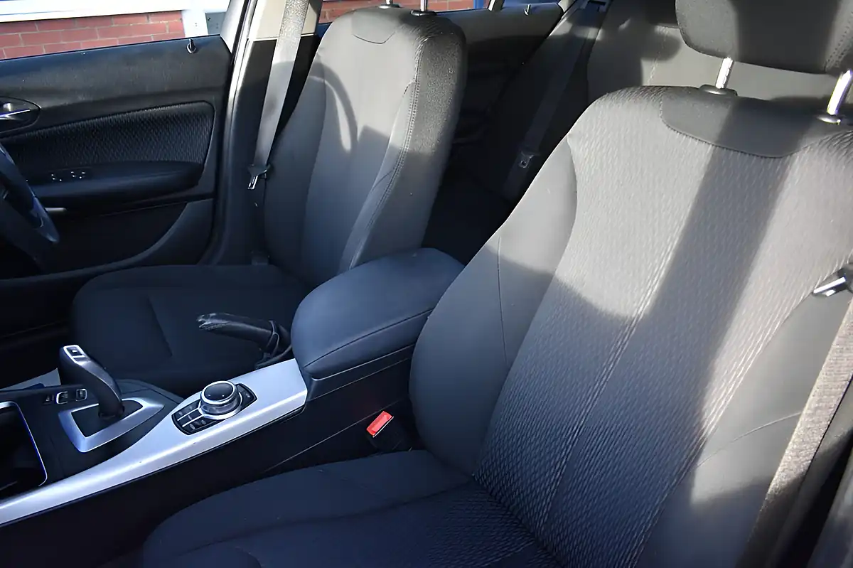 Used 2018 BMW 1 Series Se Mediterranean Blue - Interior and Exterior details 7