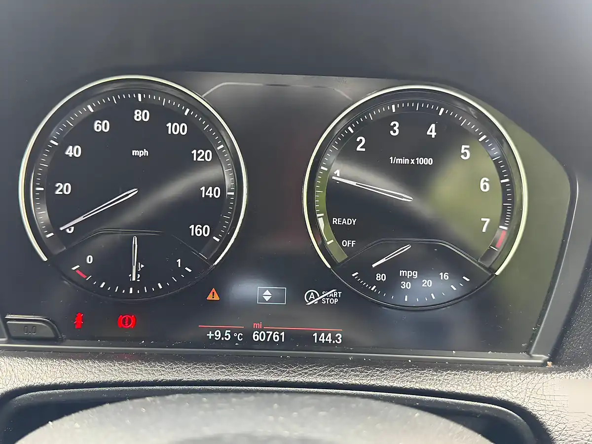 Used 2018 BMW 1 Series Se Silver - Interior and Exterior details 12