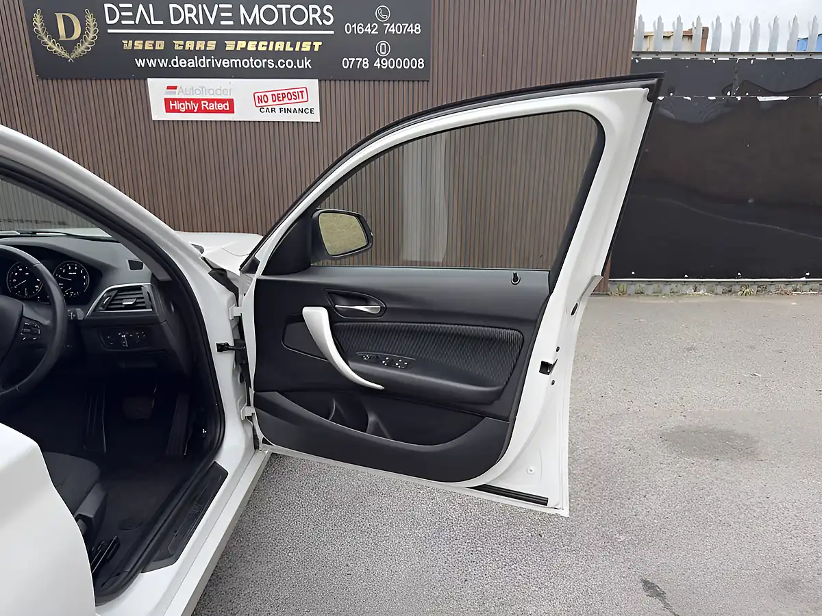 Used 2018 BMW 1 Series Se White - Interior and Exterior details 10