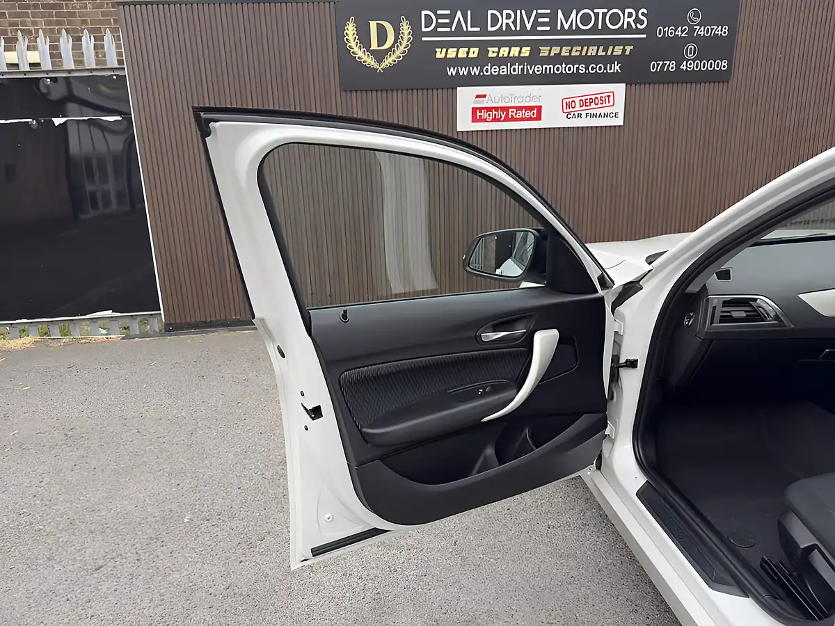 Used 2018 BMW 1 Series Se White - Interior and Exterior details 13