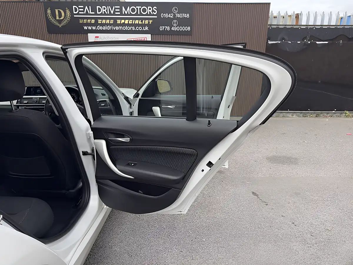 Used 2018 BMW 1 Series Se White - Interior and Exterior details 9
