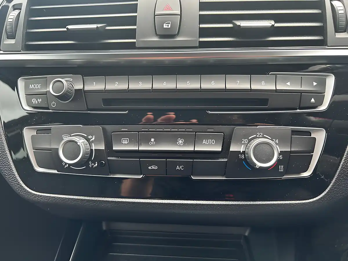 Used 2018 BMW 1 Series Sport Blue - Interior and Exterior details 6