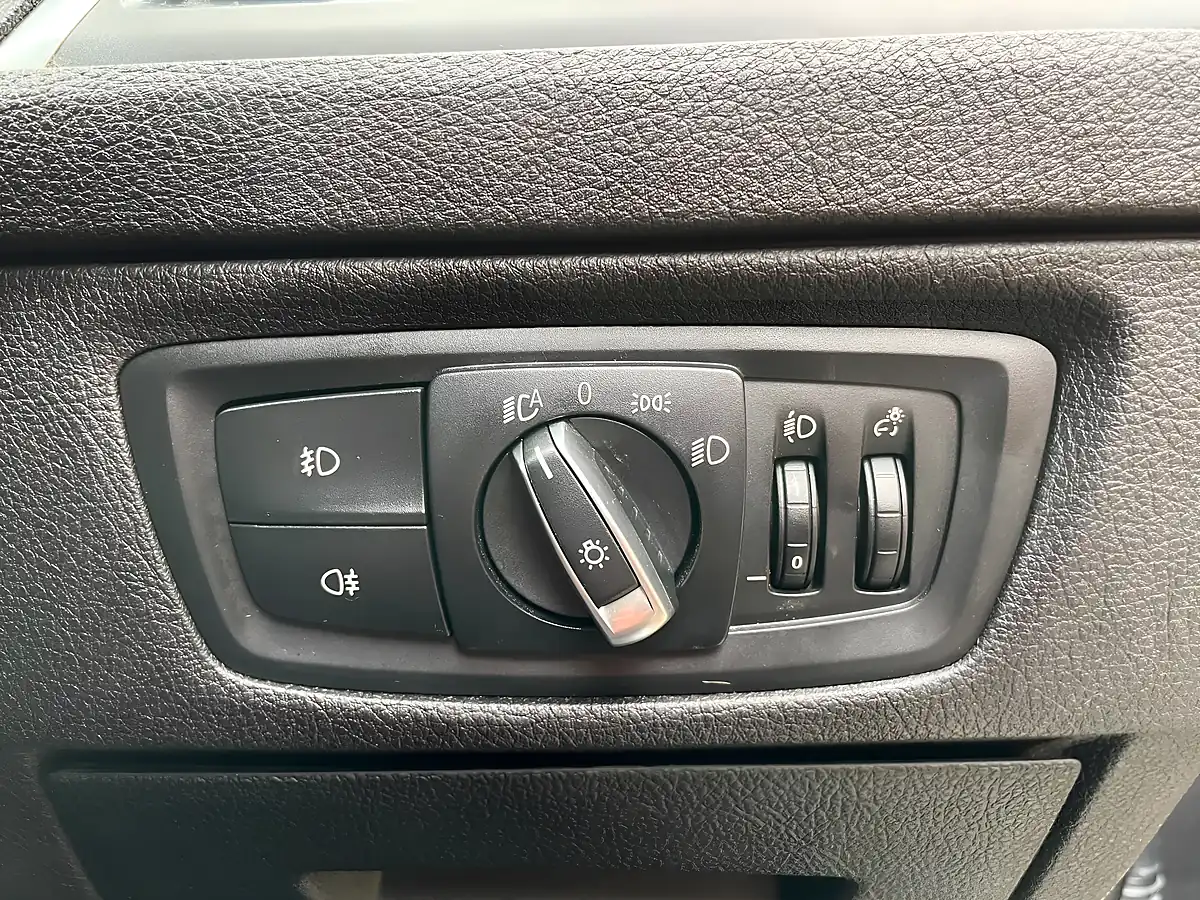 Used 2018 BMW 1 Series Sport Mineral Grey - Interior and Exterior details 16