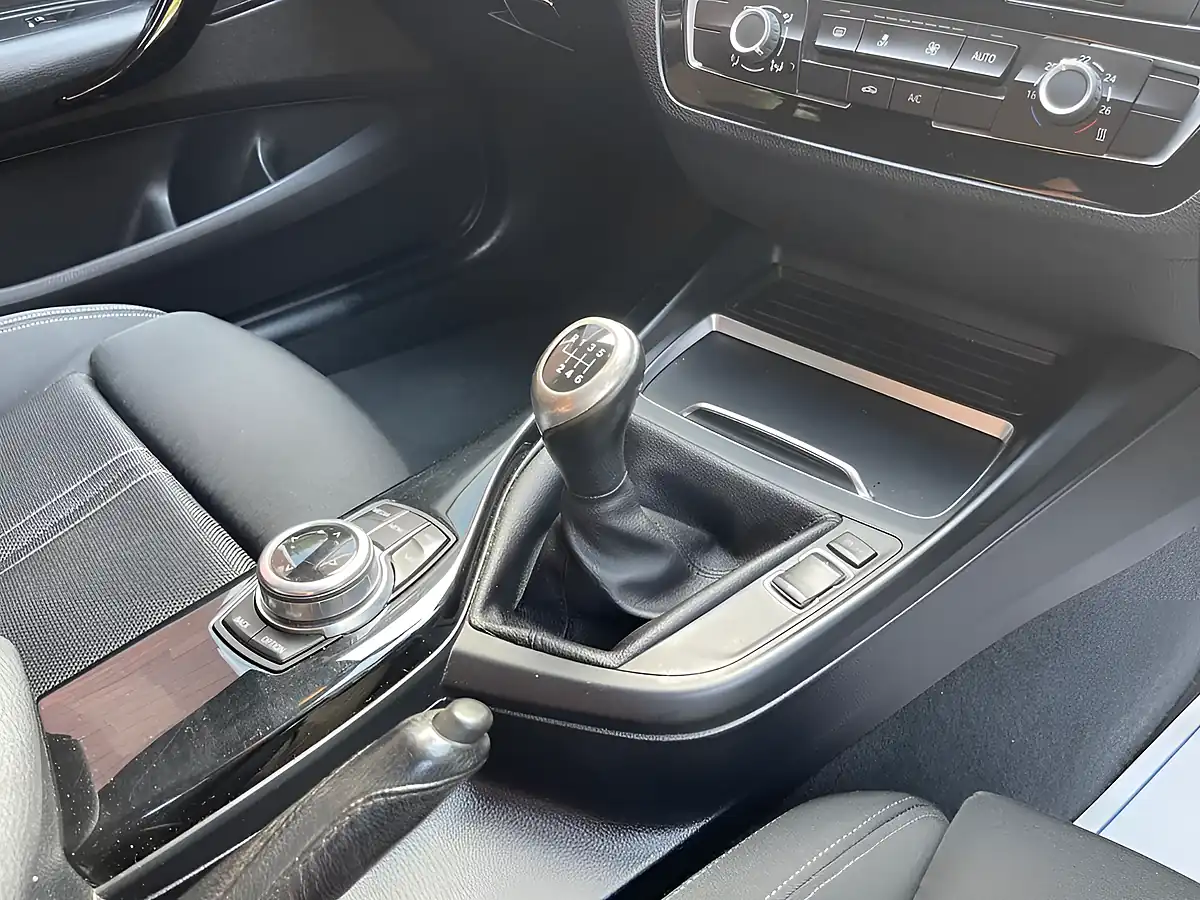 Used 2018 BMW 1 Series Sport Silver - Interior and Exterior details 11