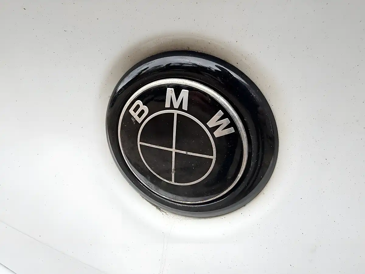 Used 2018 BMW 1 Series Sport White - Interior and Exterior details 9