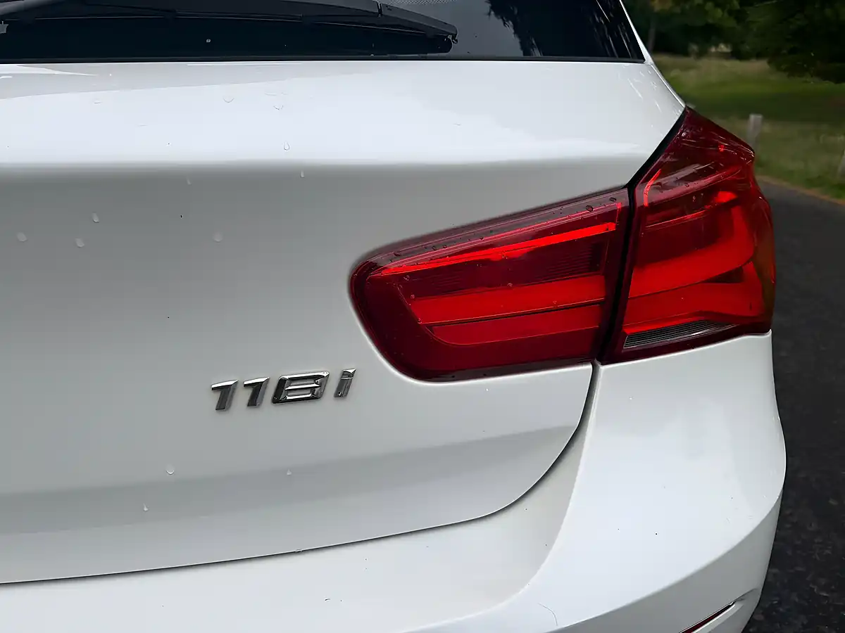 Used 2018 BMW 1 Series Sport White - Interior and Exterior details 10
