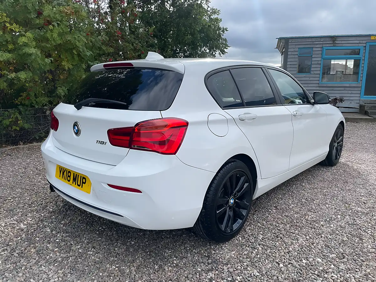 Used 2018 BMW 1 Series Sport White - Interior and Exterior details 3