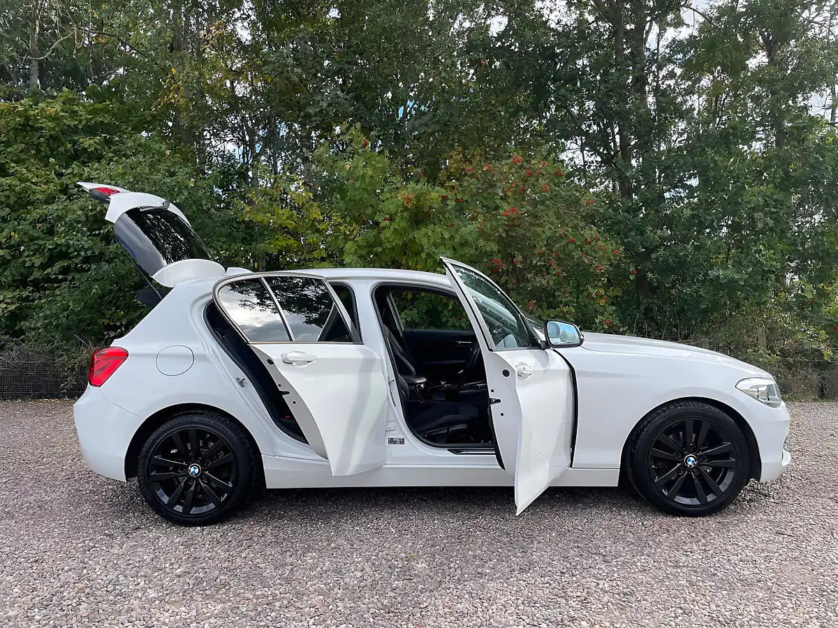 Used 2018 BMW 1 Series Sport White - Interior and Exterior details 9