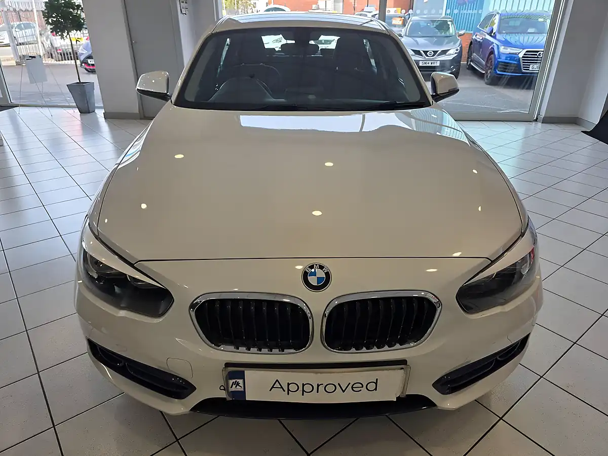 Used 2018 BMW 1 Series Sport White - Interior and Exterior details 5