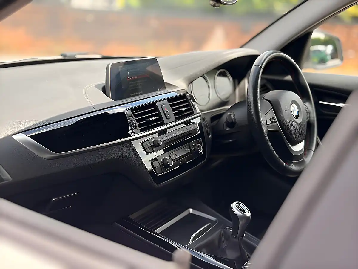 Used 2018 BMW 1 Series Sport White - Interior and Exterior details 16