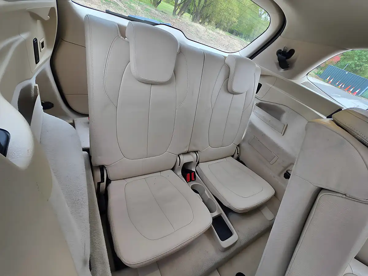 Used 2018 BMW 2 Series Gran Tourer Luxury Black - Interior and Exterior details 11