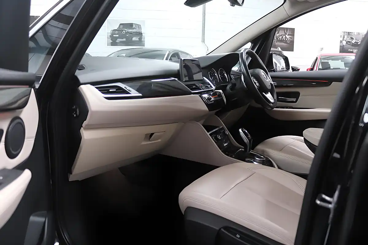 Used 2018 BMW 2 Series Gran Tourer Luxury Black - Interior and Exterior details 10