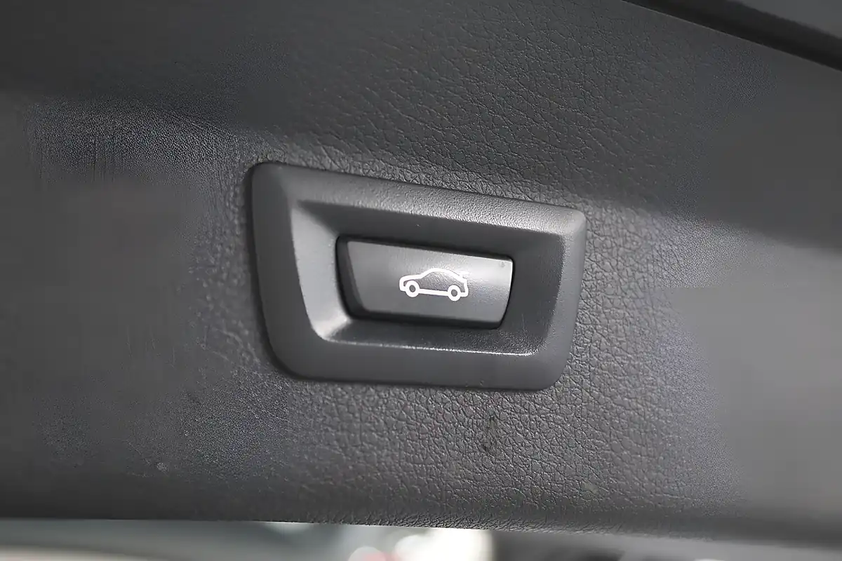 Used 2018 BMW 2 Series Gran Tourer Luxury Black - Interior and Exterior details 18