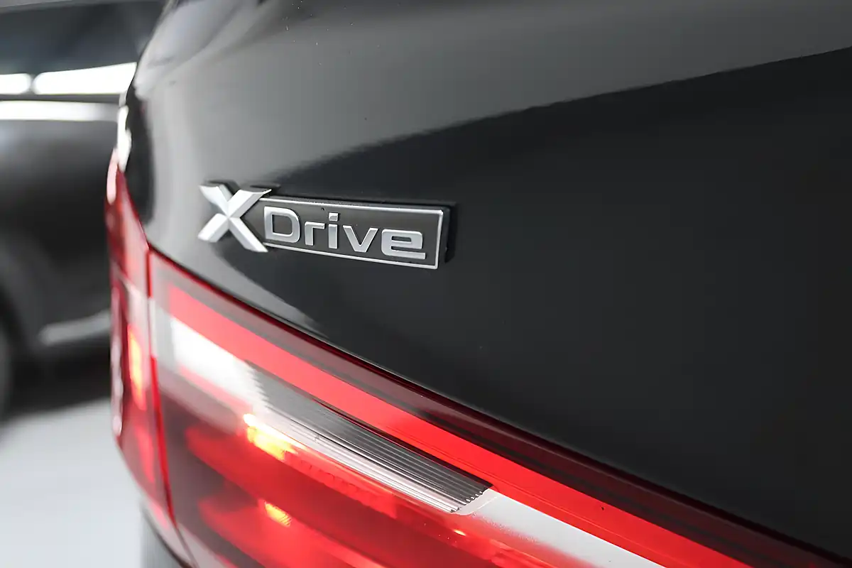 Used 2018 BMW 2 Series Gran Tourer Luxury Black - Interior and Exterior details 7