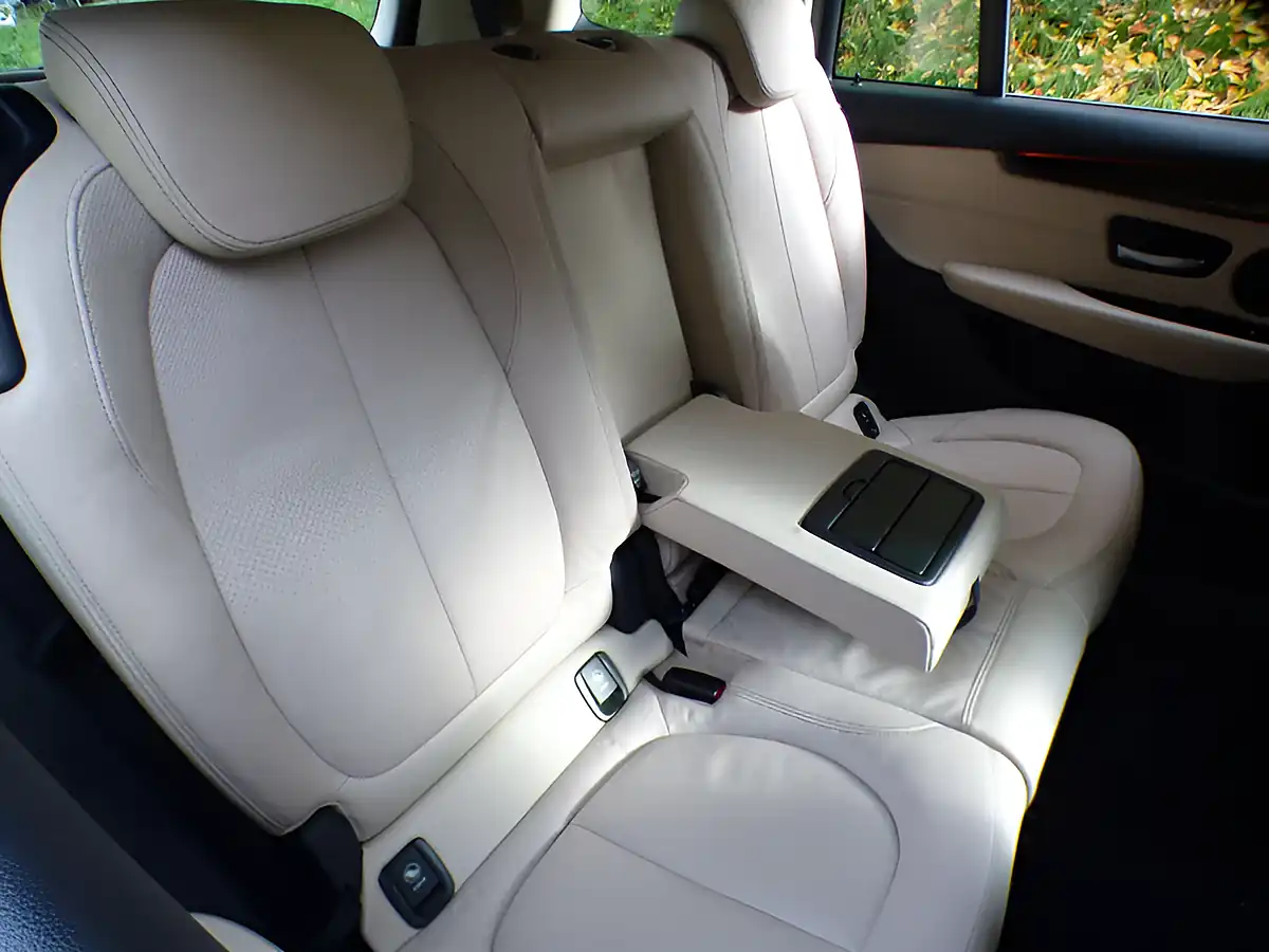 Used 2018 BMW 2 Series Gran Tourer Luxury Grey - Interior and Exterior details 17