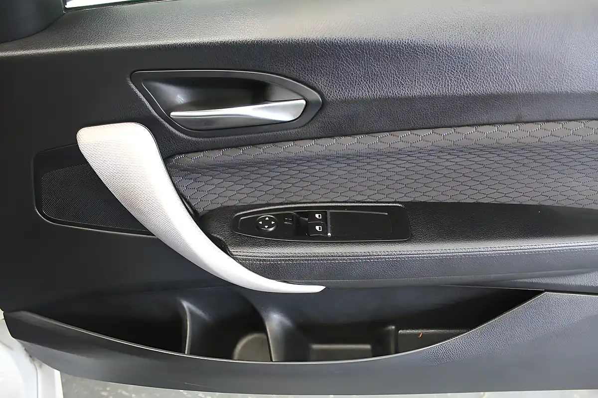 Used 2018 BMW 2 Series M Sport White - Interior and Exterior details 17