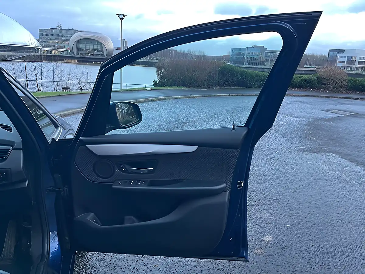 Used 2018 BMW 2 Series Se Mediterranean Blue - Interior and Exterior details 19
