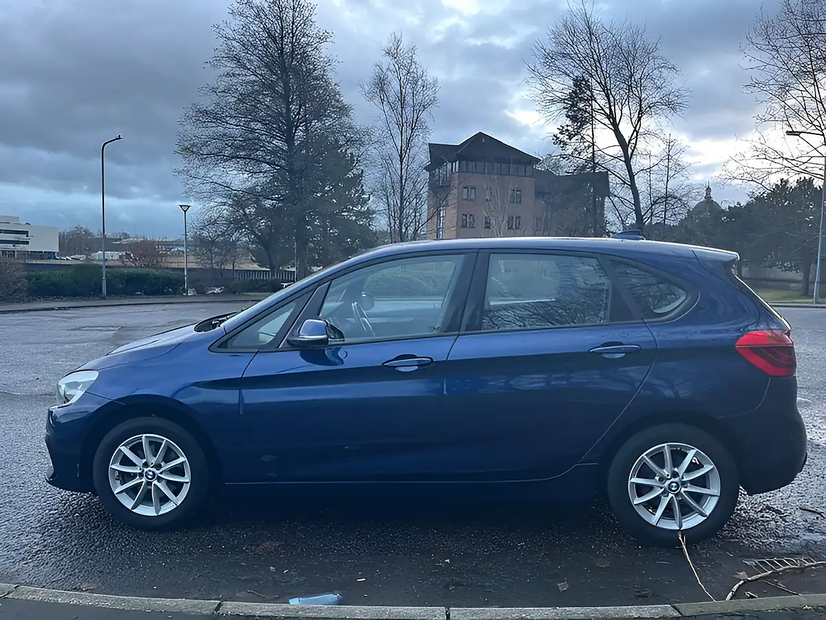 Used 2018 BMW 2 Series Se Mediterranean Blue - Interior and Exterior details 6