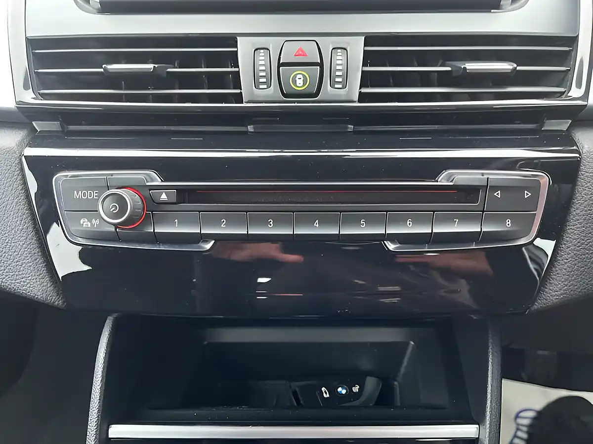 Used 2018 BMW 2 Series Se Silver - Interior and Exterior details 16